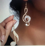 E018 Musical - Earrings - Gold